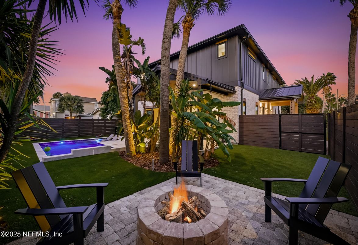 Backyard, Exterior, Pool