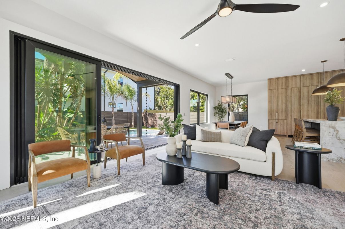 Dining room, Interior, Living room, Pendant Lights, Recessed Lighting