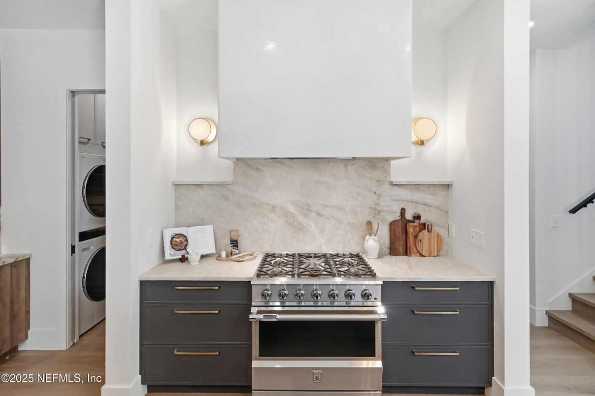 Interior, Kitchen, Stainless Steel Appliances, Washer, Wood Texture Flooring