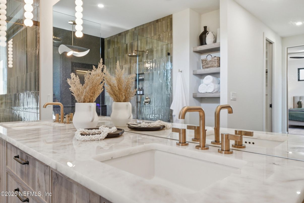 Bathroom, Glass Shower, Interior, Pendant Lights, Recessed Lighting