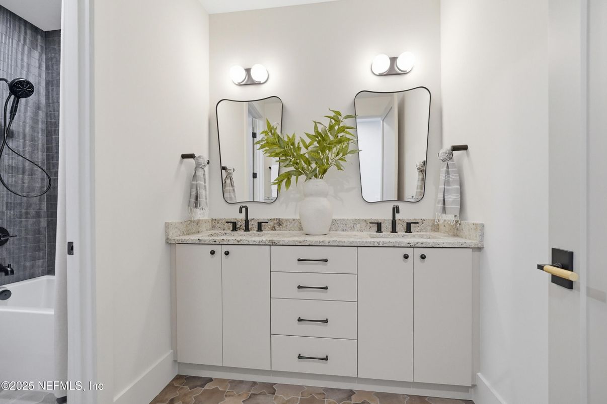Bathroom, Dual Sink Vanities, Interior