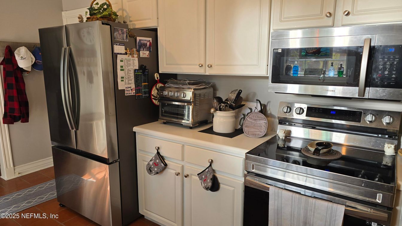 Interior, Kitchen, Stainless Steel Appliances