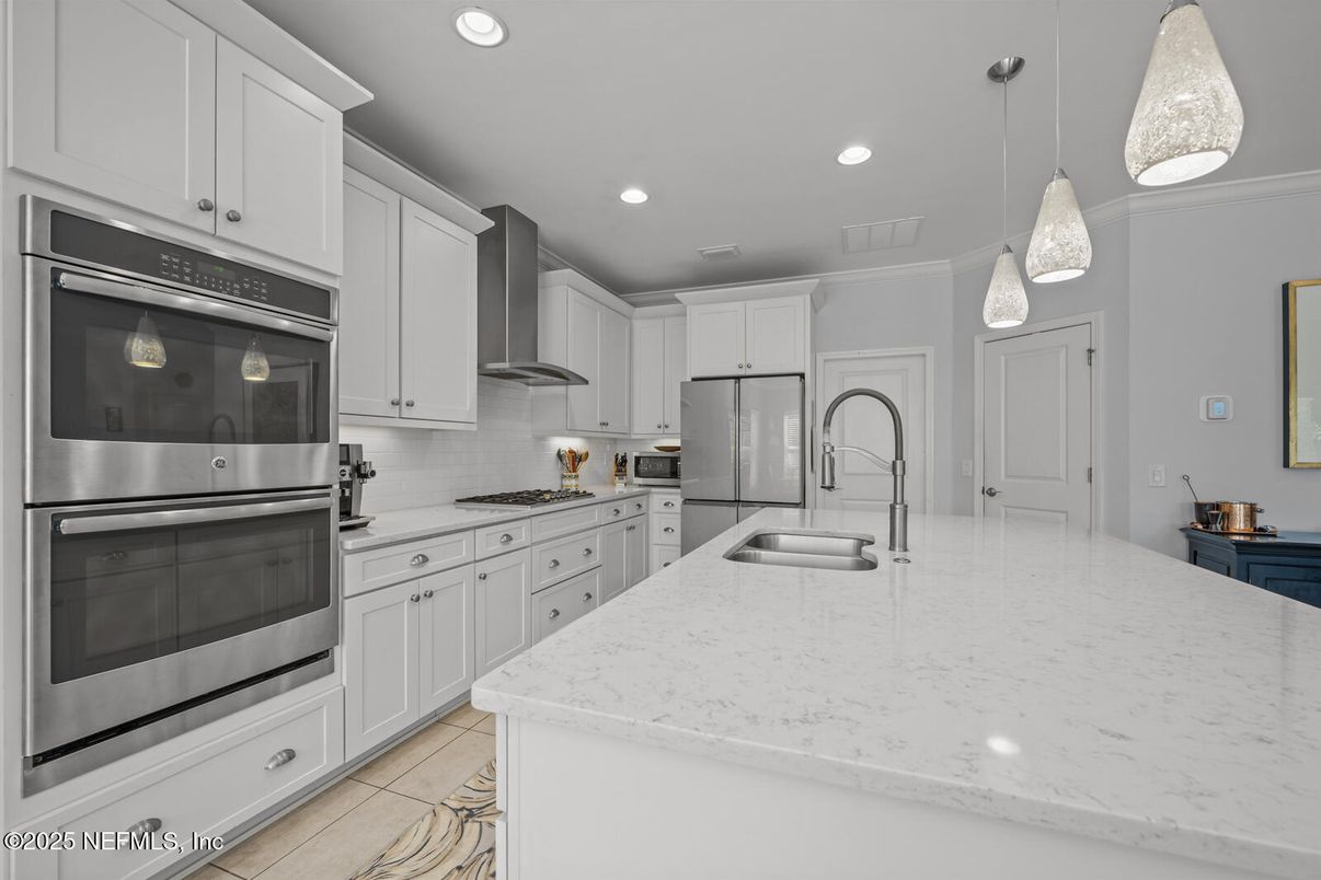 Interior, Kitchen, Pendant Lights, Recessed Lighting, Stainless Steel Appliances