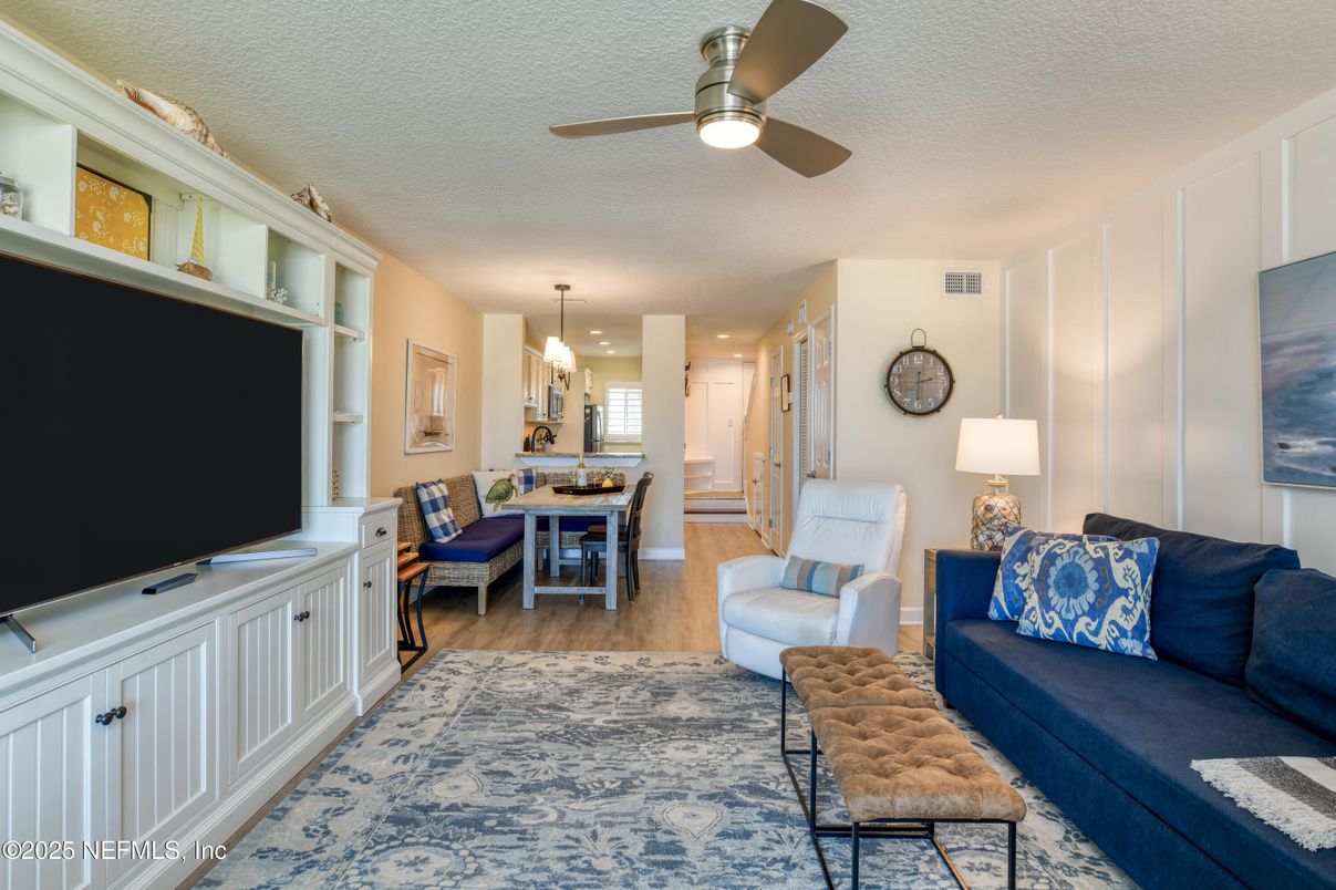 Dining room, Interior, Kitchen, Living room, Pendant Lights, Recessed Lighting, Wood Texture Flooring