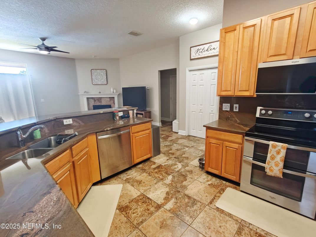 Fireplace, Interior, Kitchen, Stainless Steel Appliances