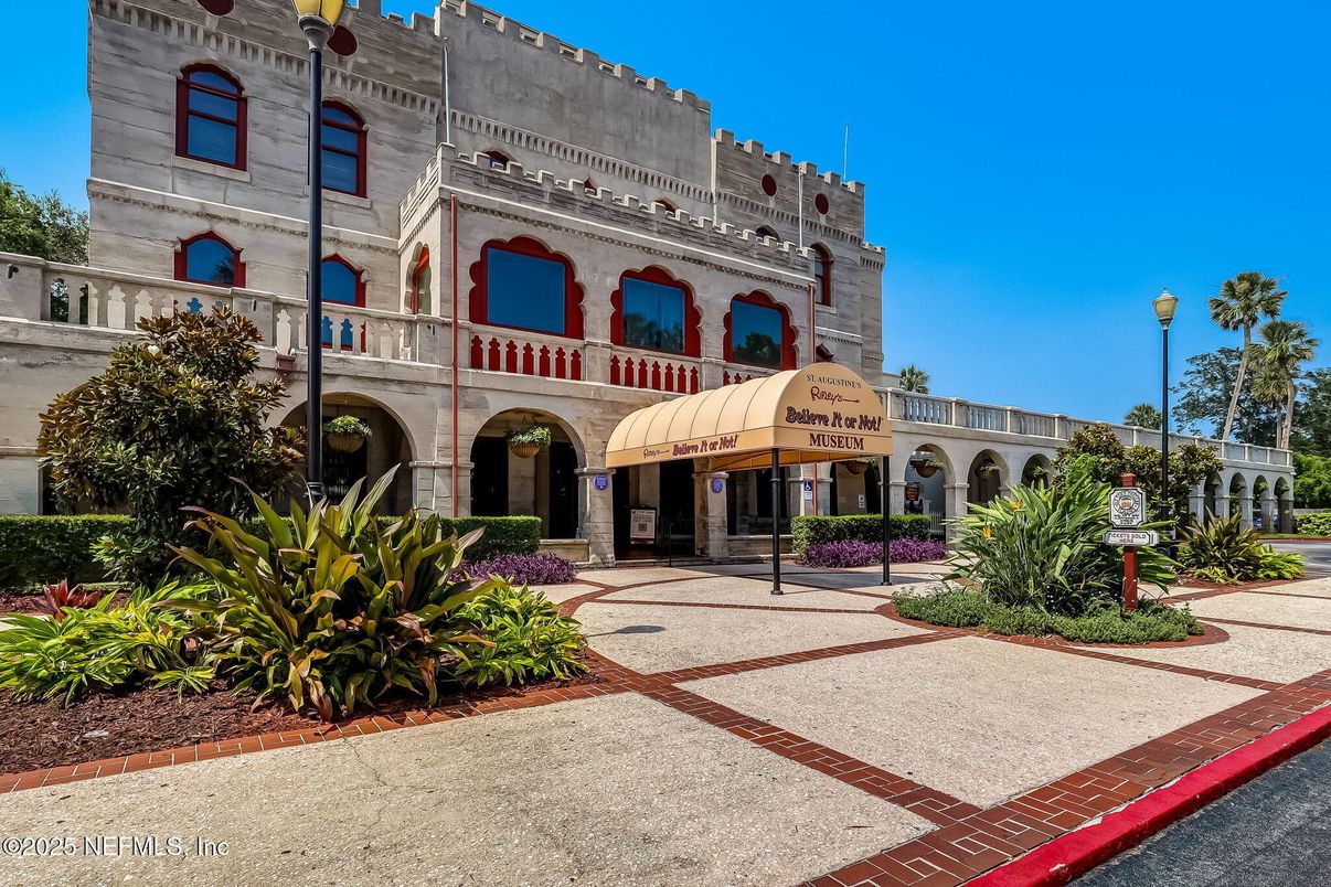 Exterior, Facade, None