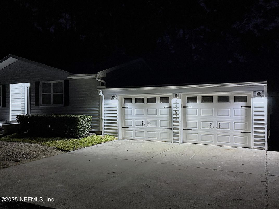 Detached Garage, Exterior