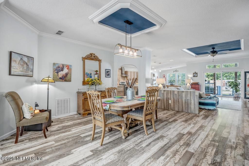 Dining room, Interior, Living room, Pendant Lights, Recessed Lighting, Wood Texture Flooring