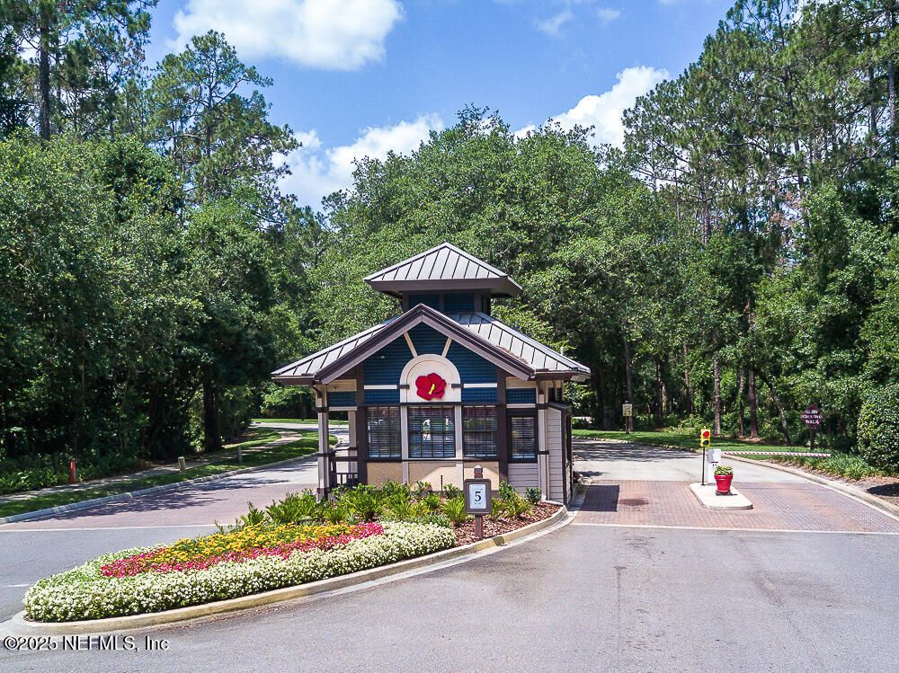 Exterior, Facade, None