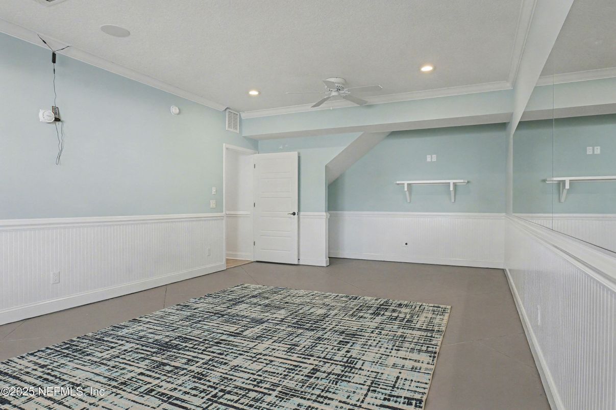 Empty room, Interior, Recessed Lighting