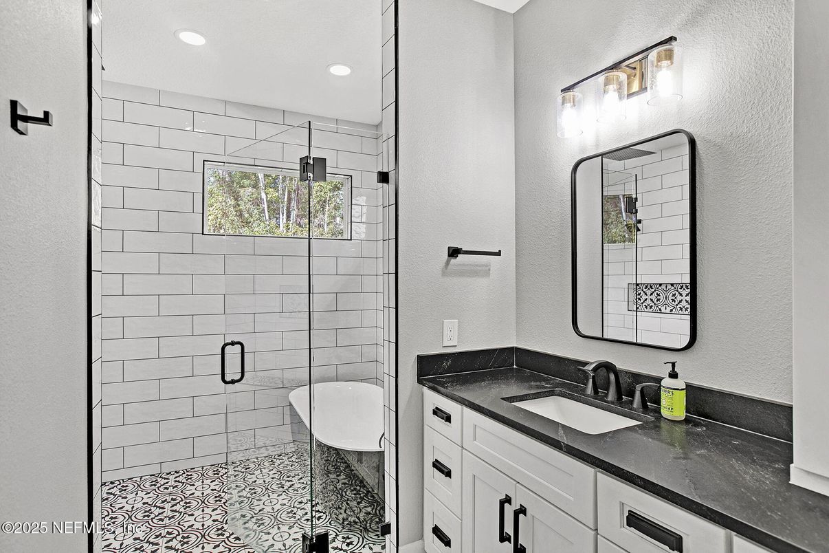 Bathroom, Interior, Recessed Lighting