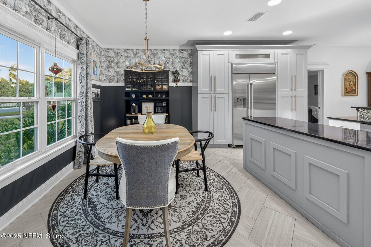 Dining room, Interior, Kitchen, Pendant Lights, Recessed Lighting, Stainless Steel Appliances