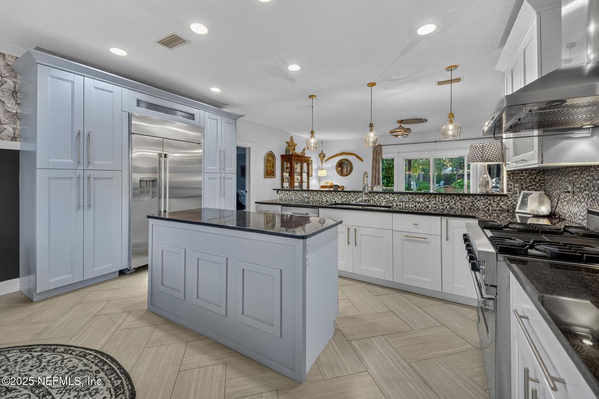 Interior, Kitchen, Pendant Lights, Recessed Lighting, Stainless Steel Appliances