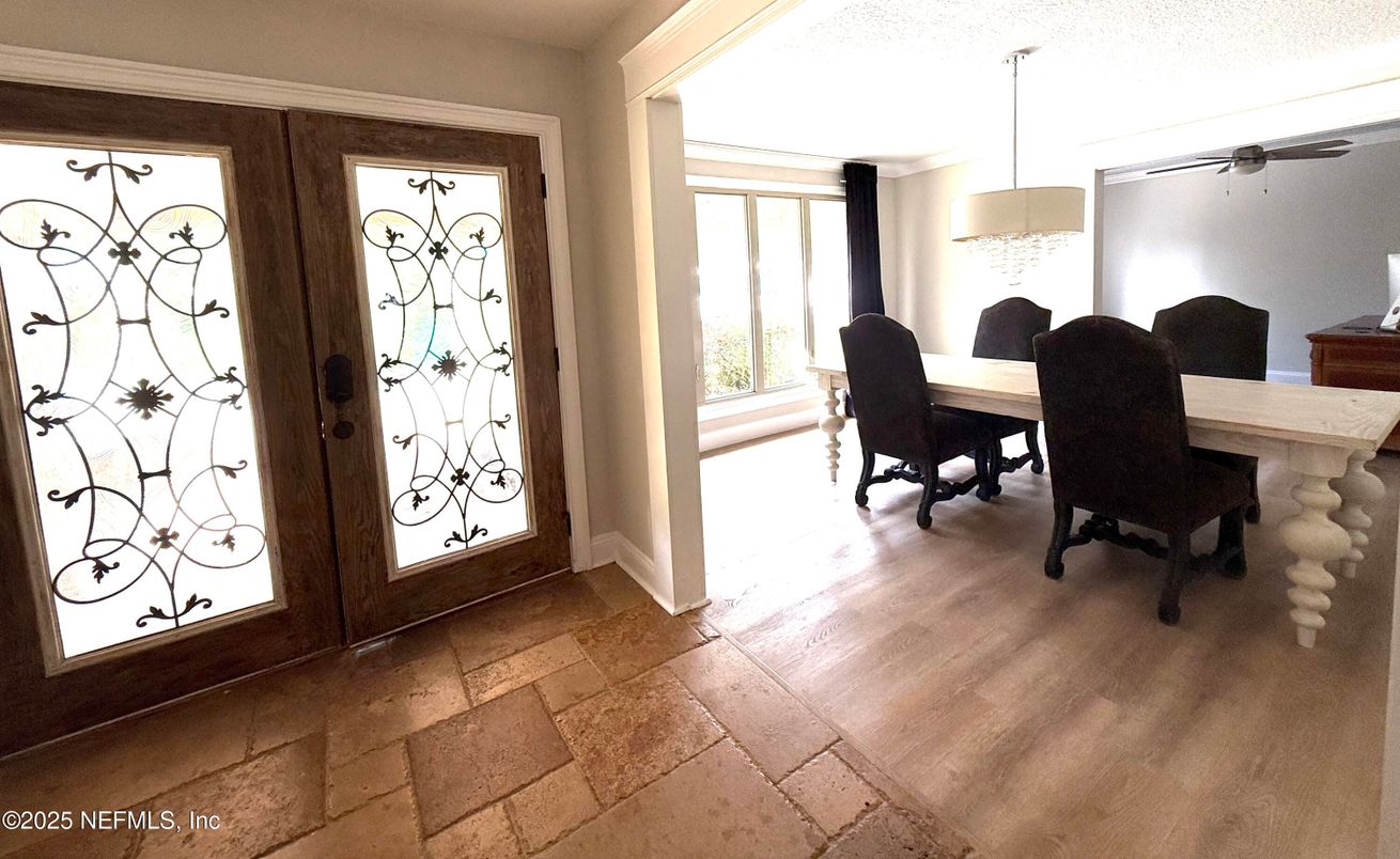 Chandelier, Dining room, Interior, Pendant Lights