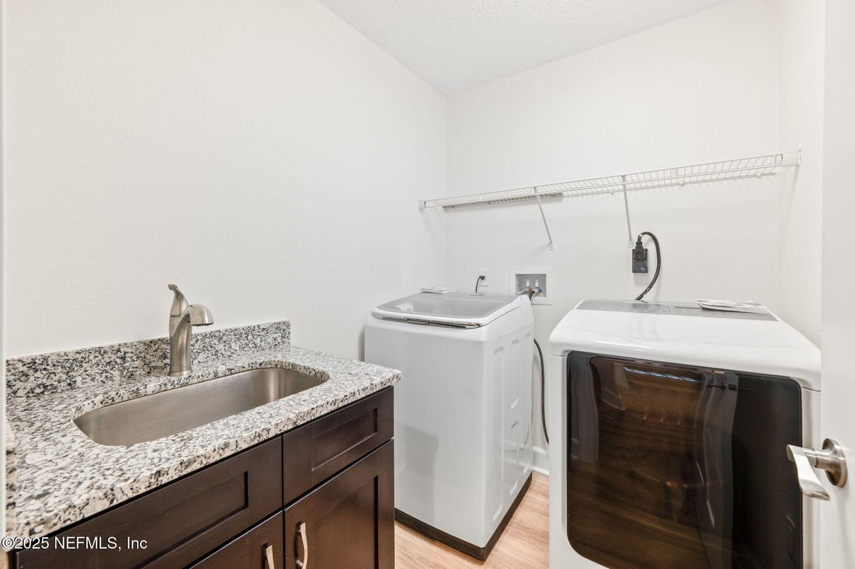 Interior, Washer, Wood Texture Flooring