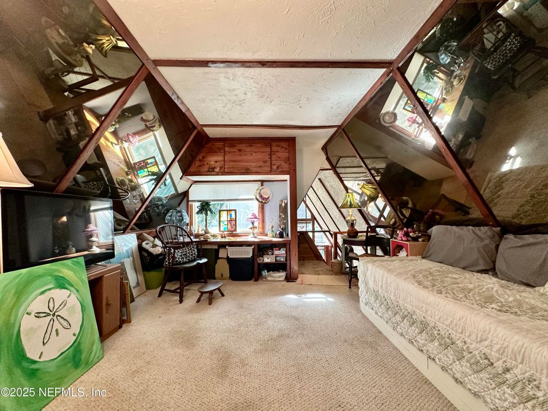 Home Office, Interior