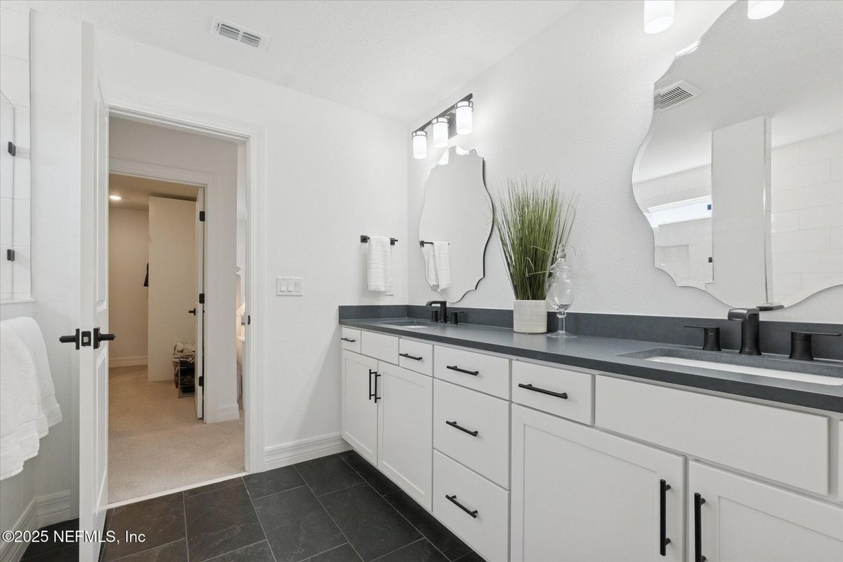 Bathroom, Dual Sink Vanities, Interior, Recessed Lighting