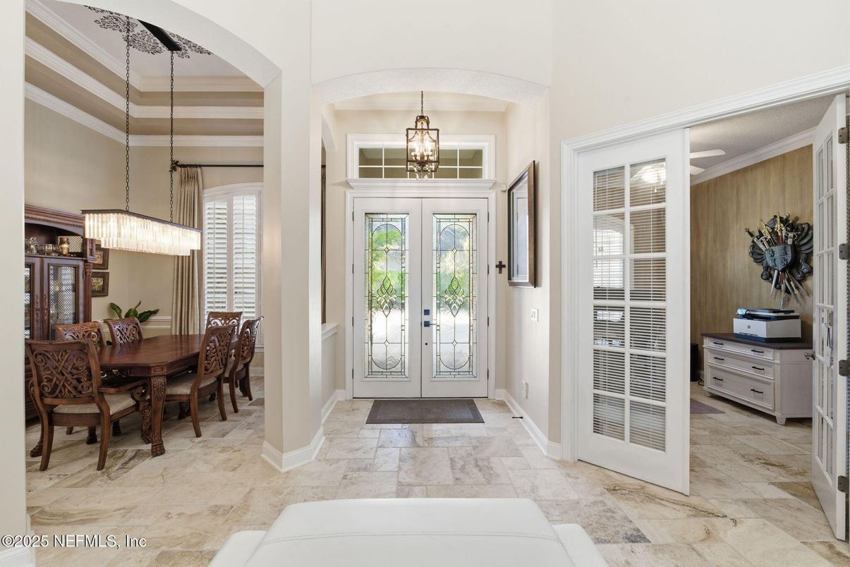 Chandelier, Dining room, Interior, Pendant Lights
