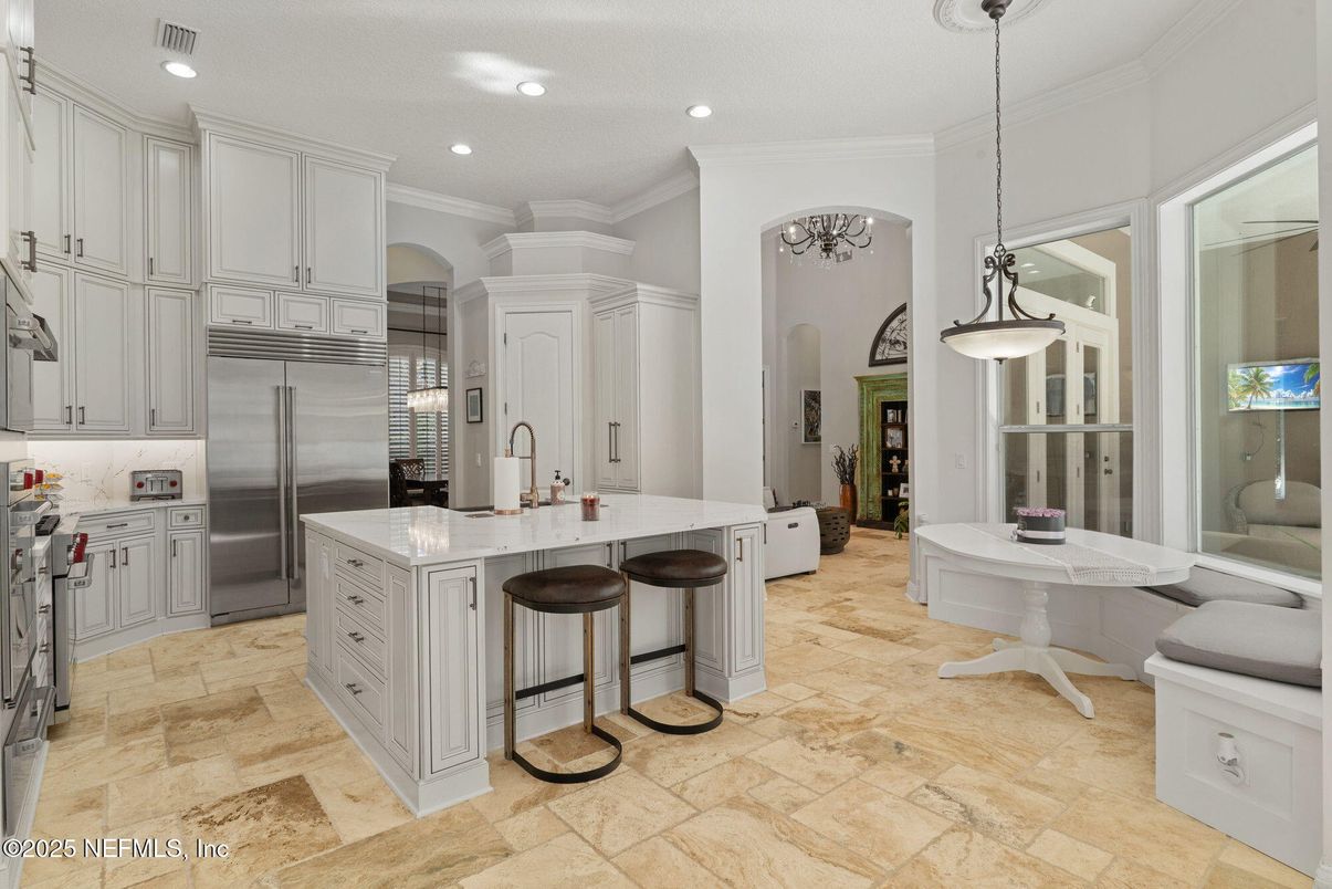 Dining room, Interior, Kitchen, Pendant Lights, Recessed Lighting, Stainless Steel Appliances