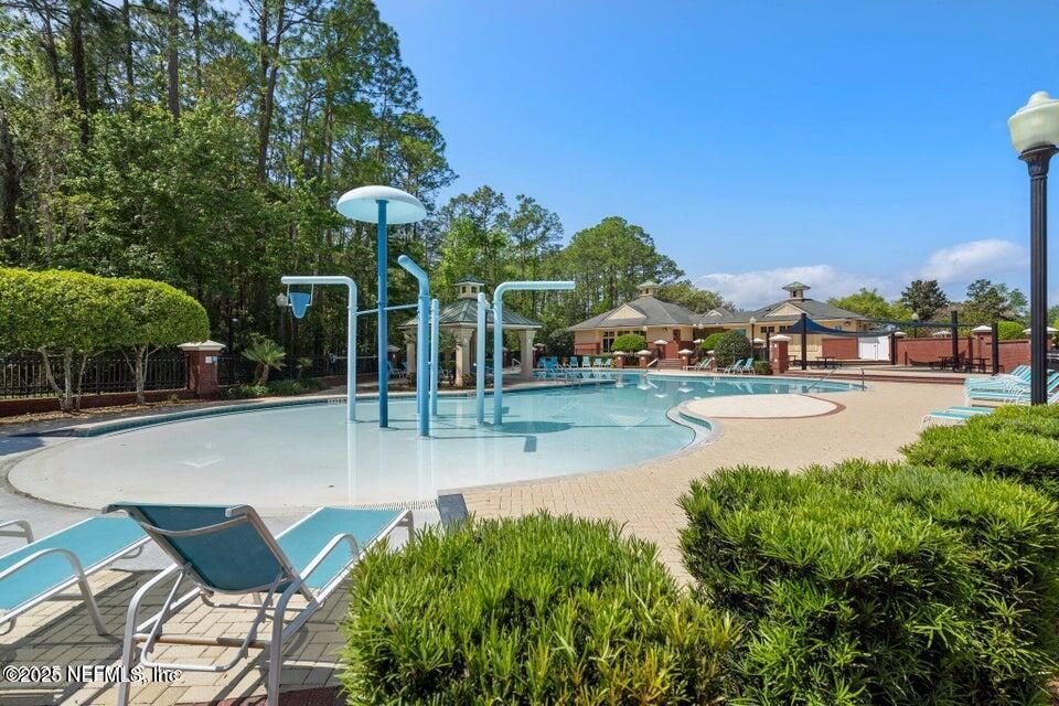 Exterior, Playground, Pool