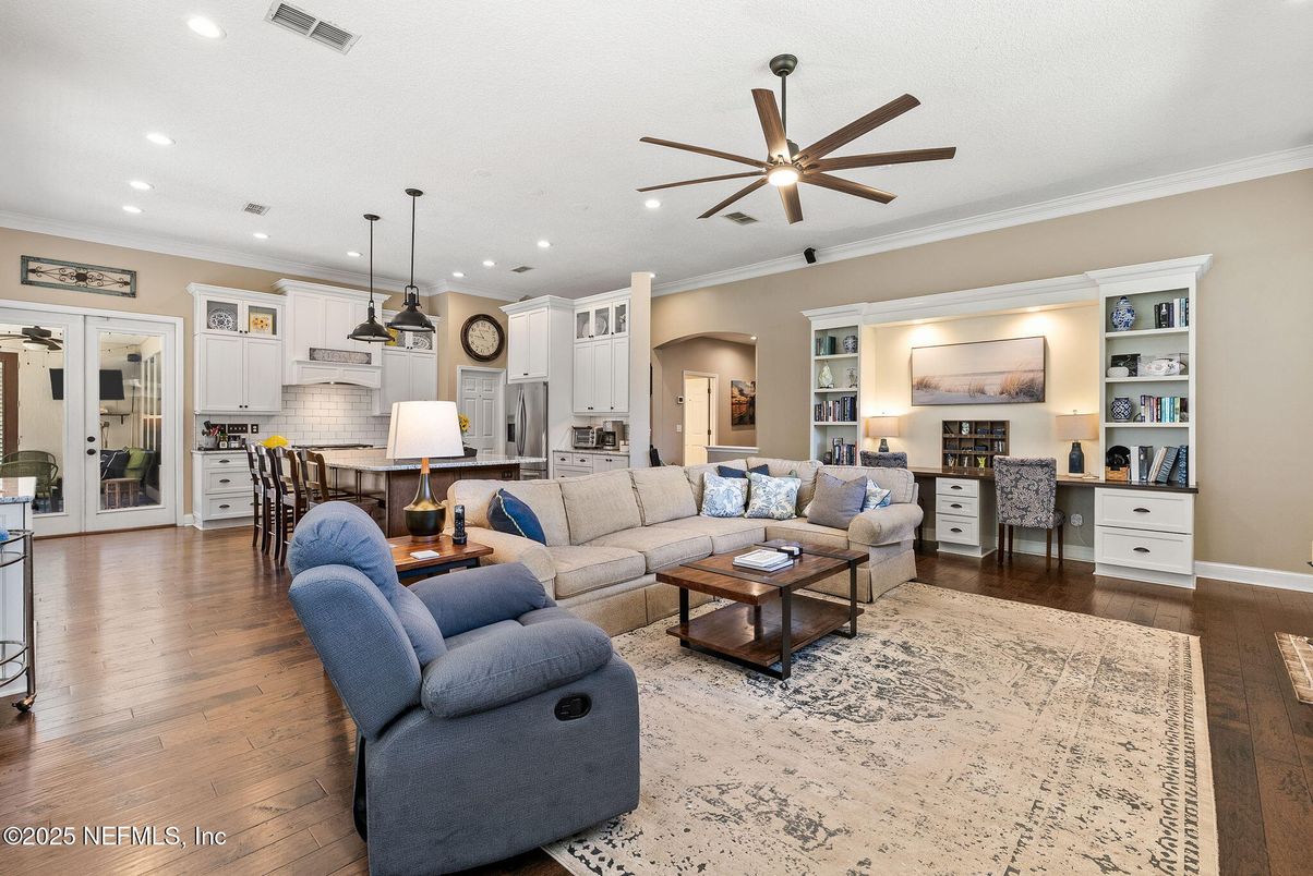 Dining room, Interior, Kitchen, Living room, Pendant Lights, Recessed Lighting, Stainless Steel Appliances, Wood Texture Flooring