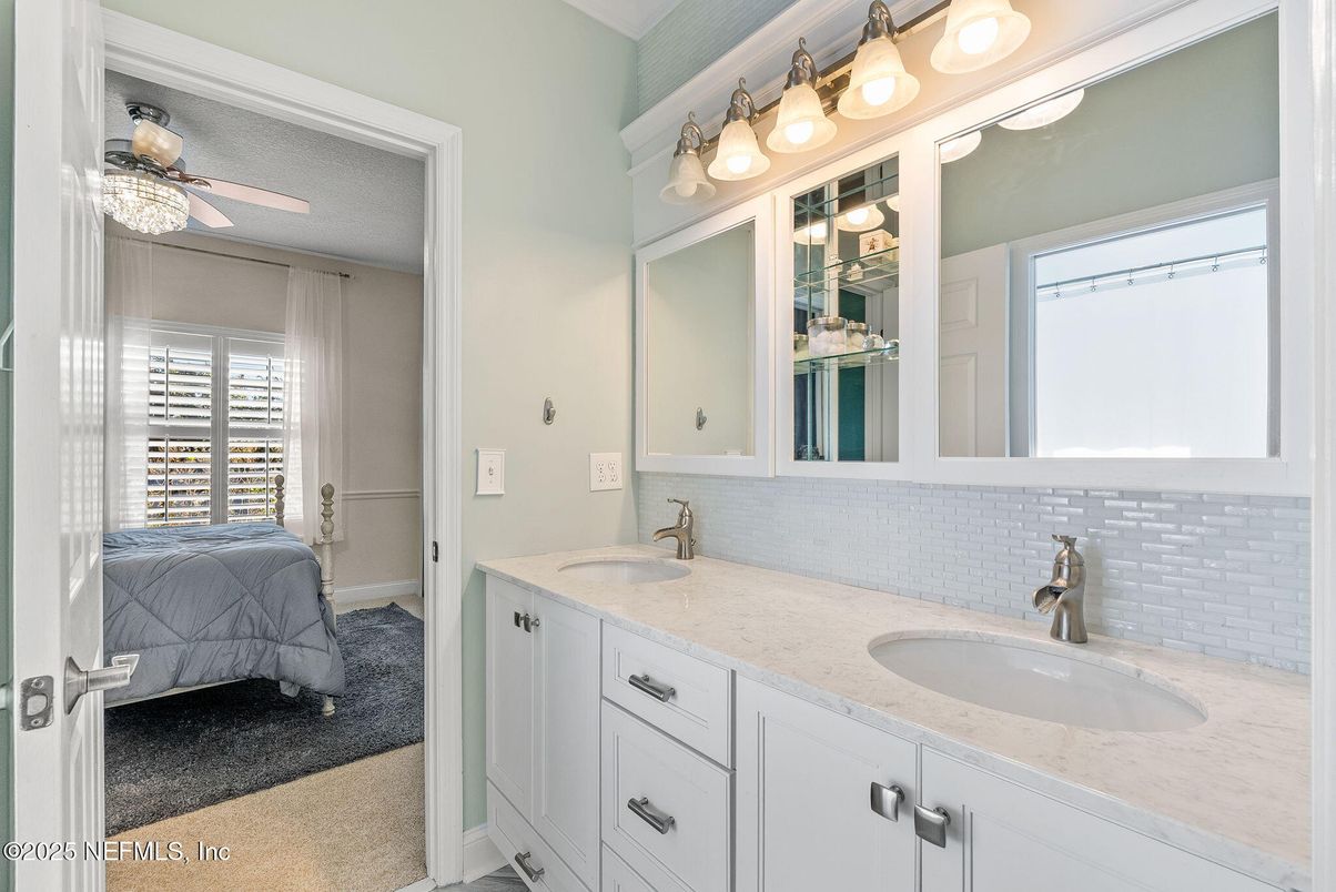 Bathroom, Dual Sink Vanities, Interior