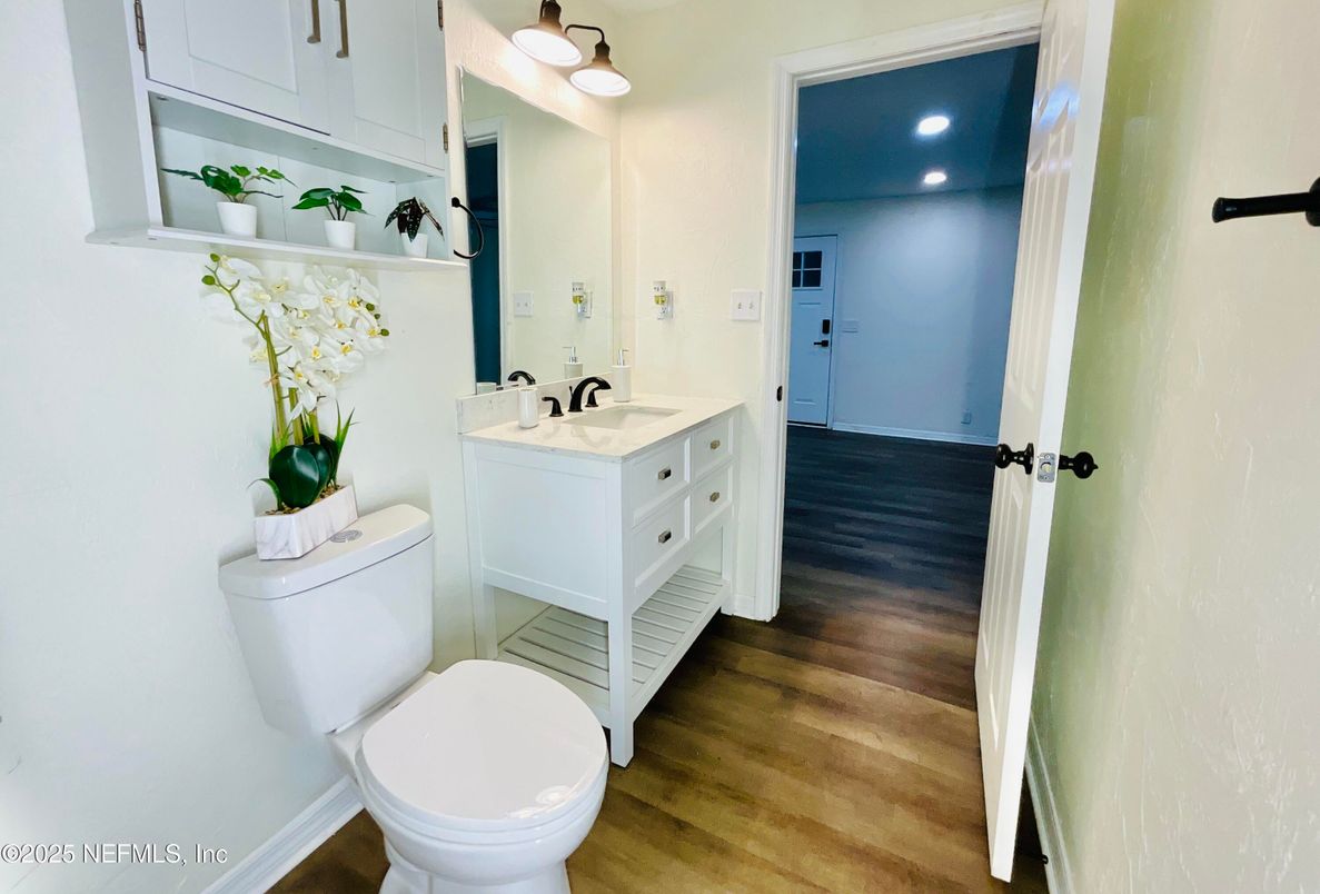 Bathroom, Interior, Recessed Lighting, Wood Texture Flooring