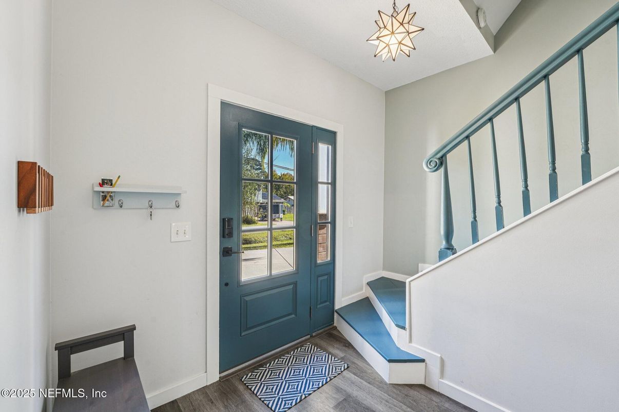 Interior, Pendant Lights, Wood Texture Flooring