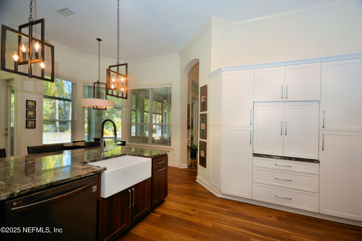 Interior, Kitchen, Pendant Lights, Wood Texture Flooring