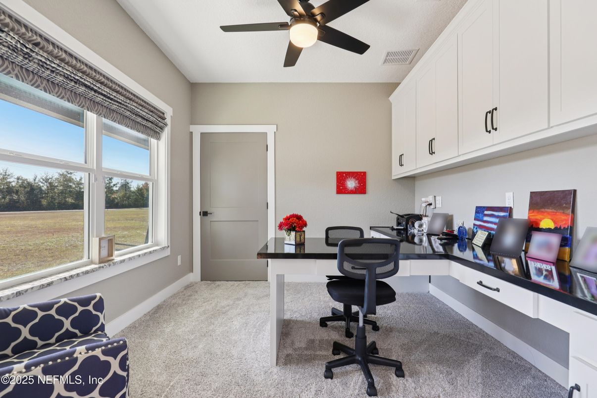 Home Office, Interior