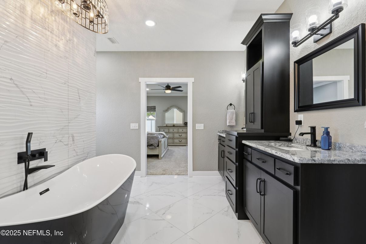 Bathroom, Dual Sink Vanities, Free Standing Baths, Interior, Marble, Recessed Lighting