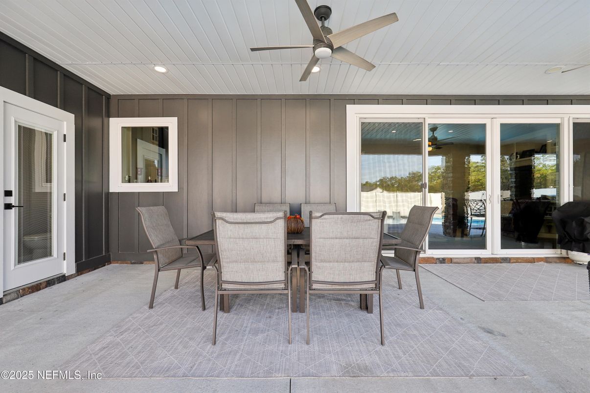 Dining room, Exterior, Recessed Lighting