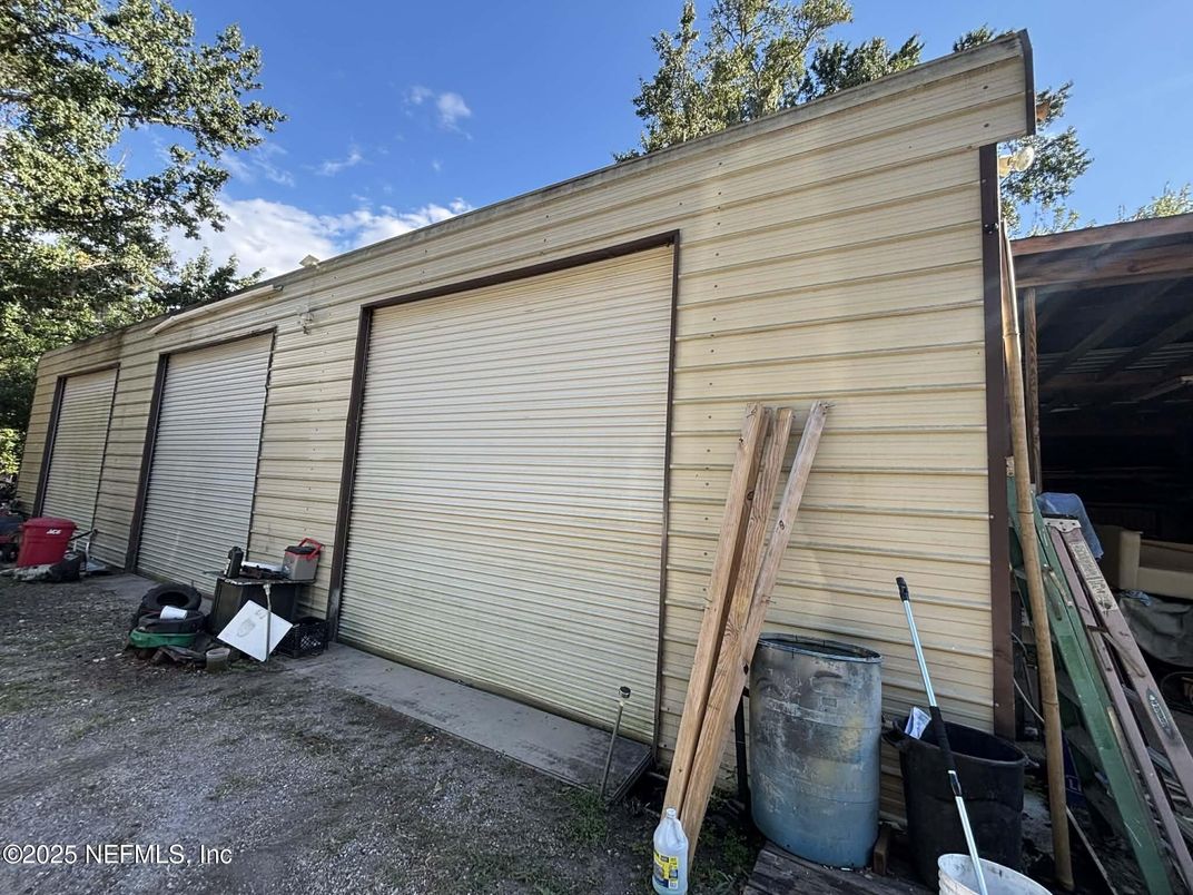 Detached Garage, Exterior
