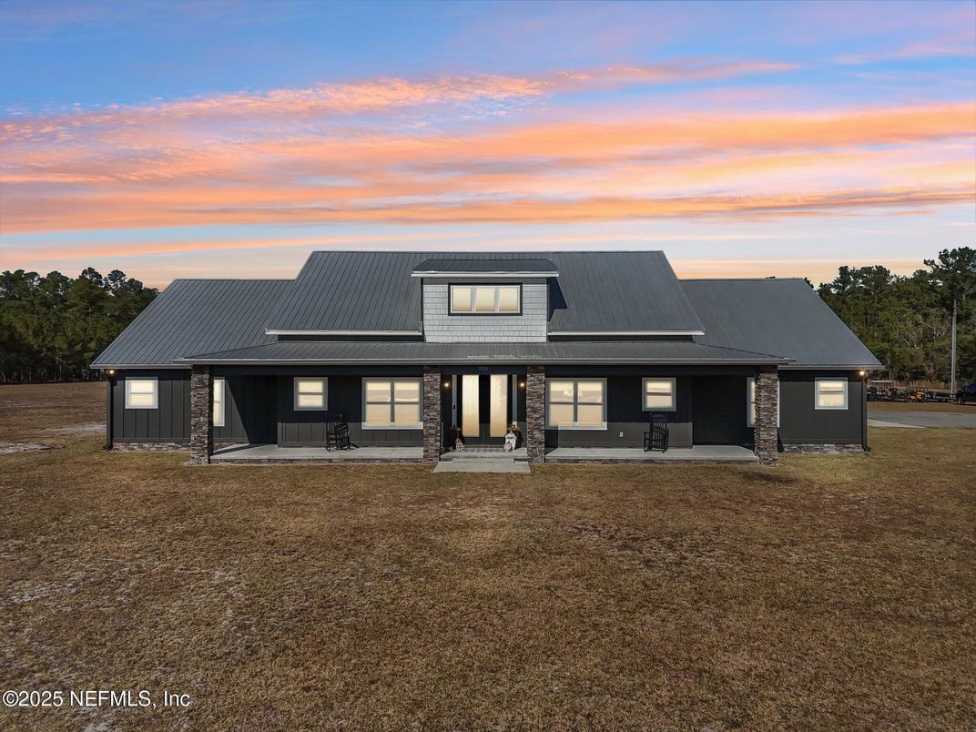 Exterior, Facade, Farmhouse