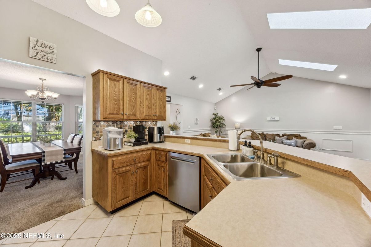 Chandelier, Dining room, Interior, Kitchen, Recessed Lighting