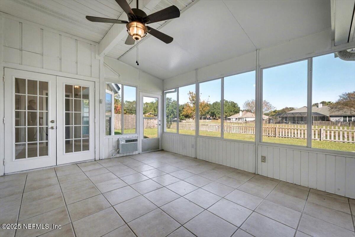 Empty room, Interior, Sun Room