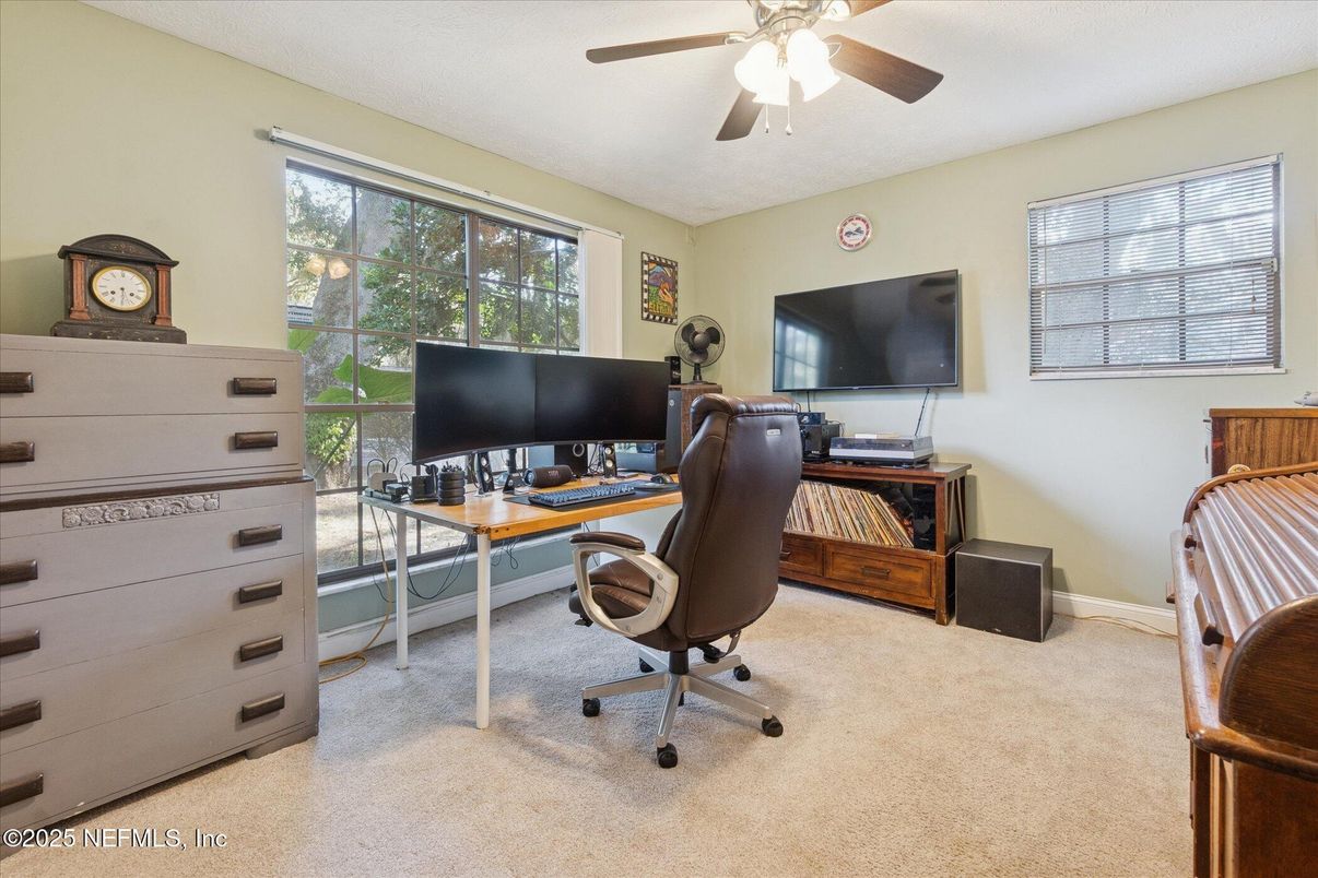 Home Office, Interior