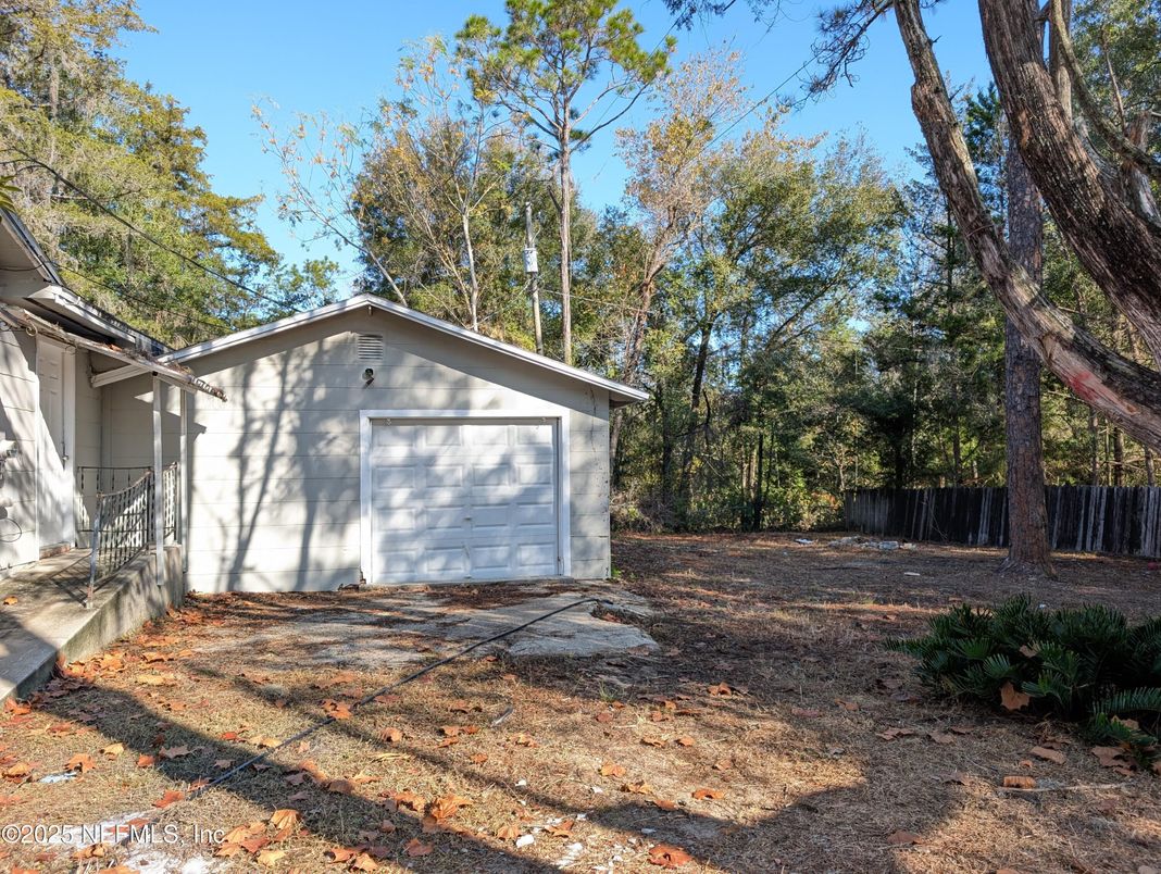 Detached Garage, Exterior