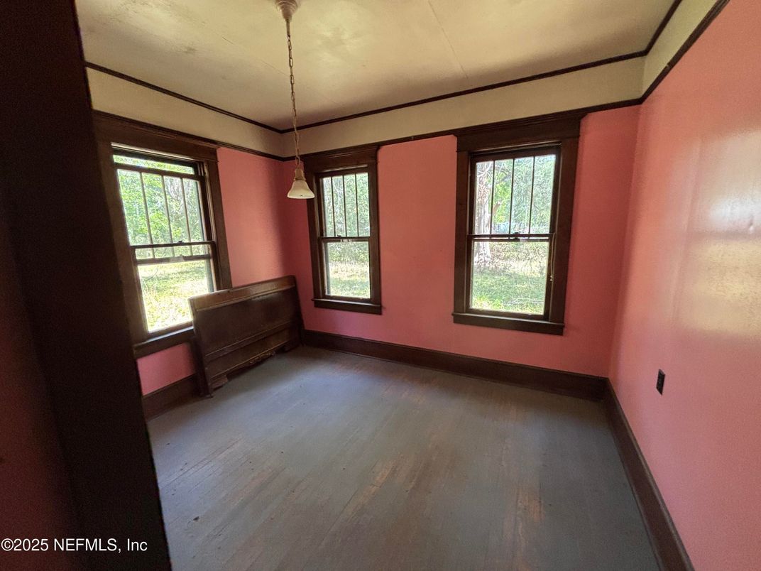 Empty room, Interior, Pendant Lights