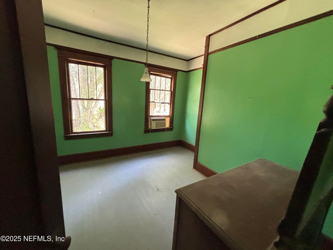 Empty room, Interior, Pendant Lights