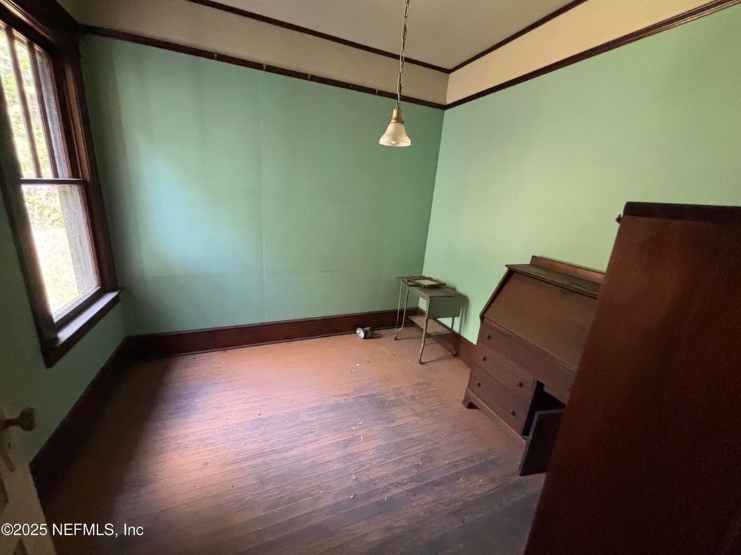 Empty room, Interior, Pendant Lights, Wood Texture Flooring