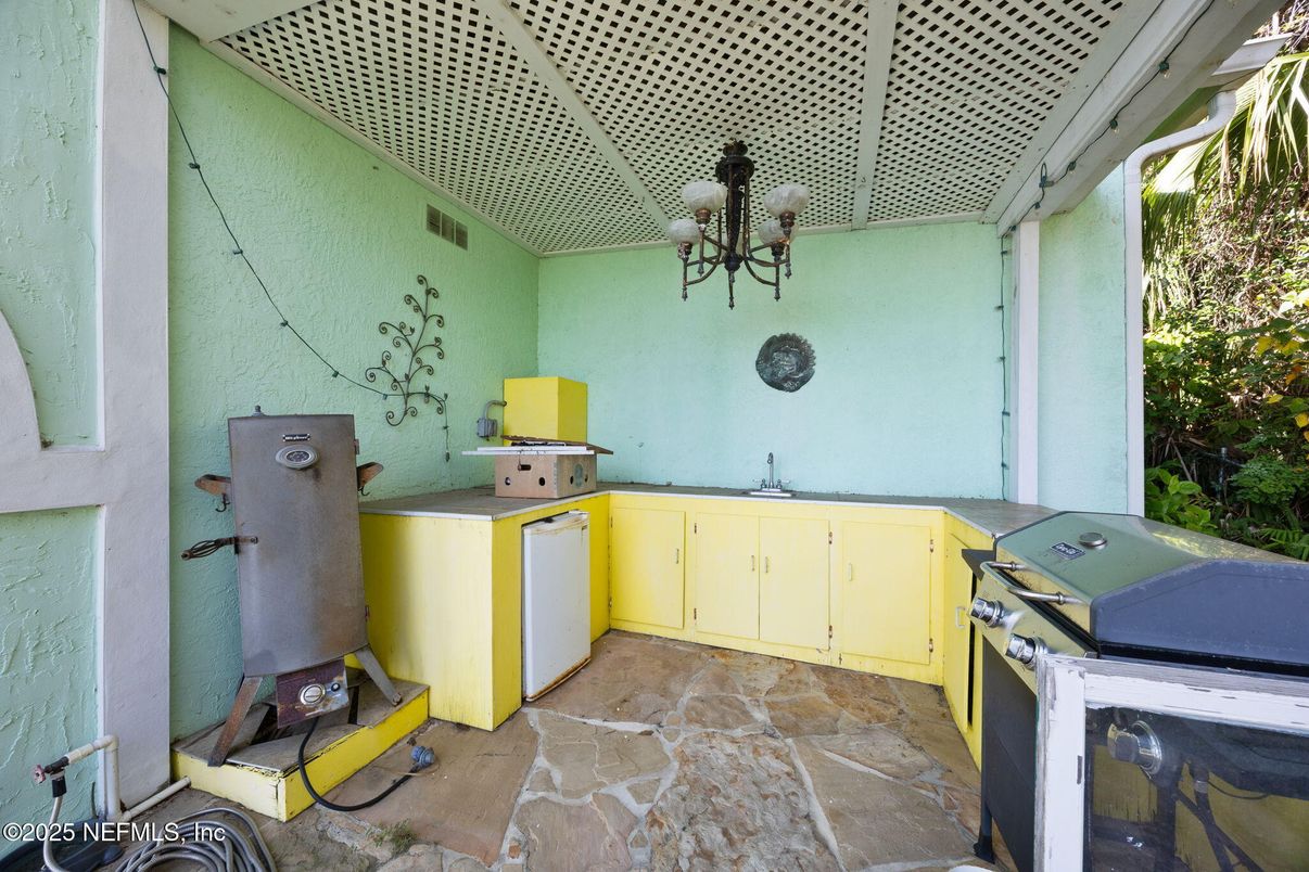 Exterior, Outdoor Kitchen