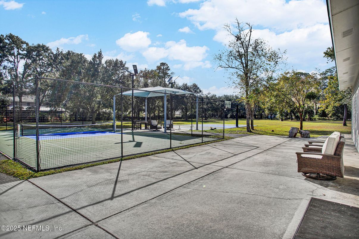 Exterior, Tennis Courts