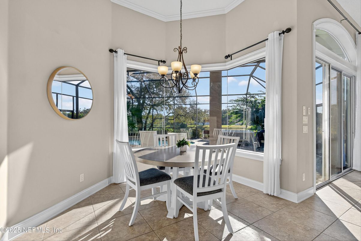 Chandelier, Dining room, Interior, Sun Room