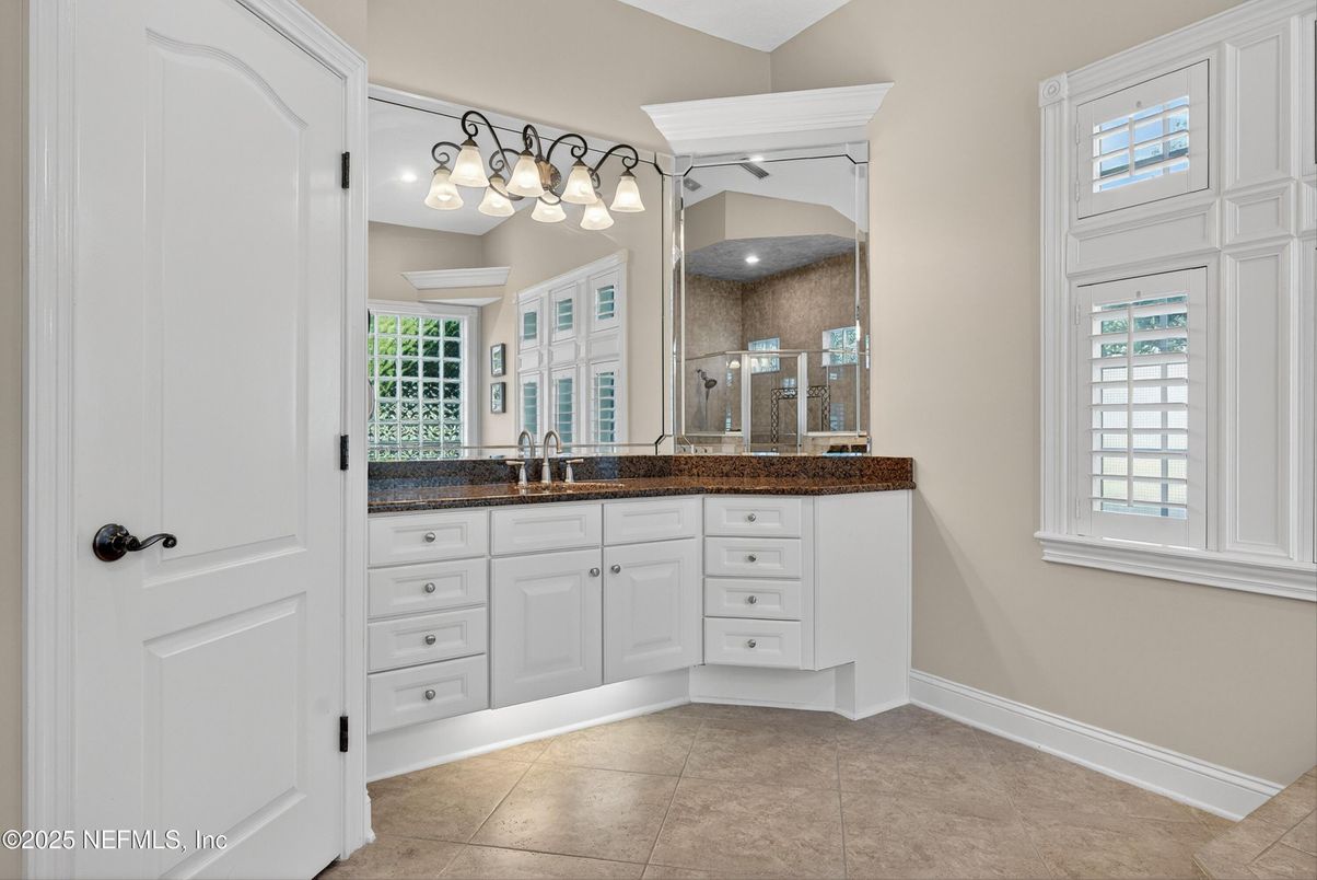 Bathroom, Dual Sink Vanities, Interior