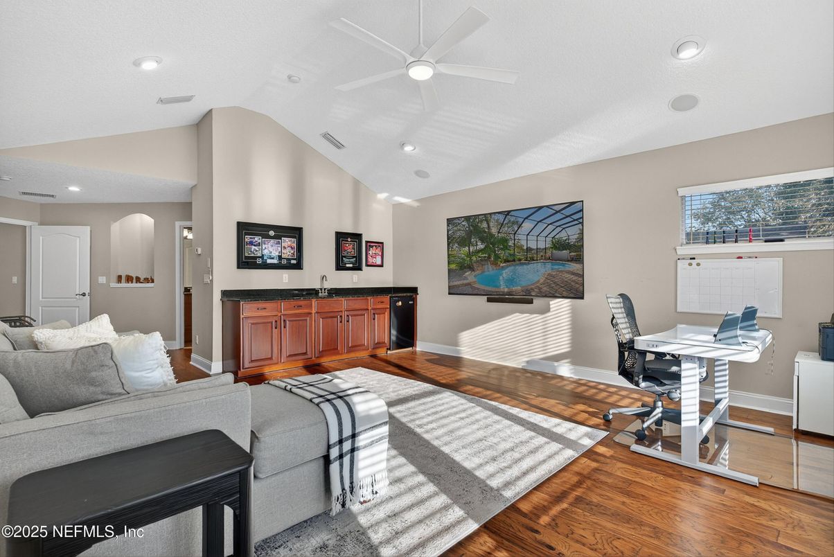 Home Office, Interior, Recessed Lighting, Wood Texture Flooring