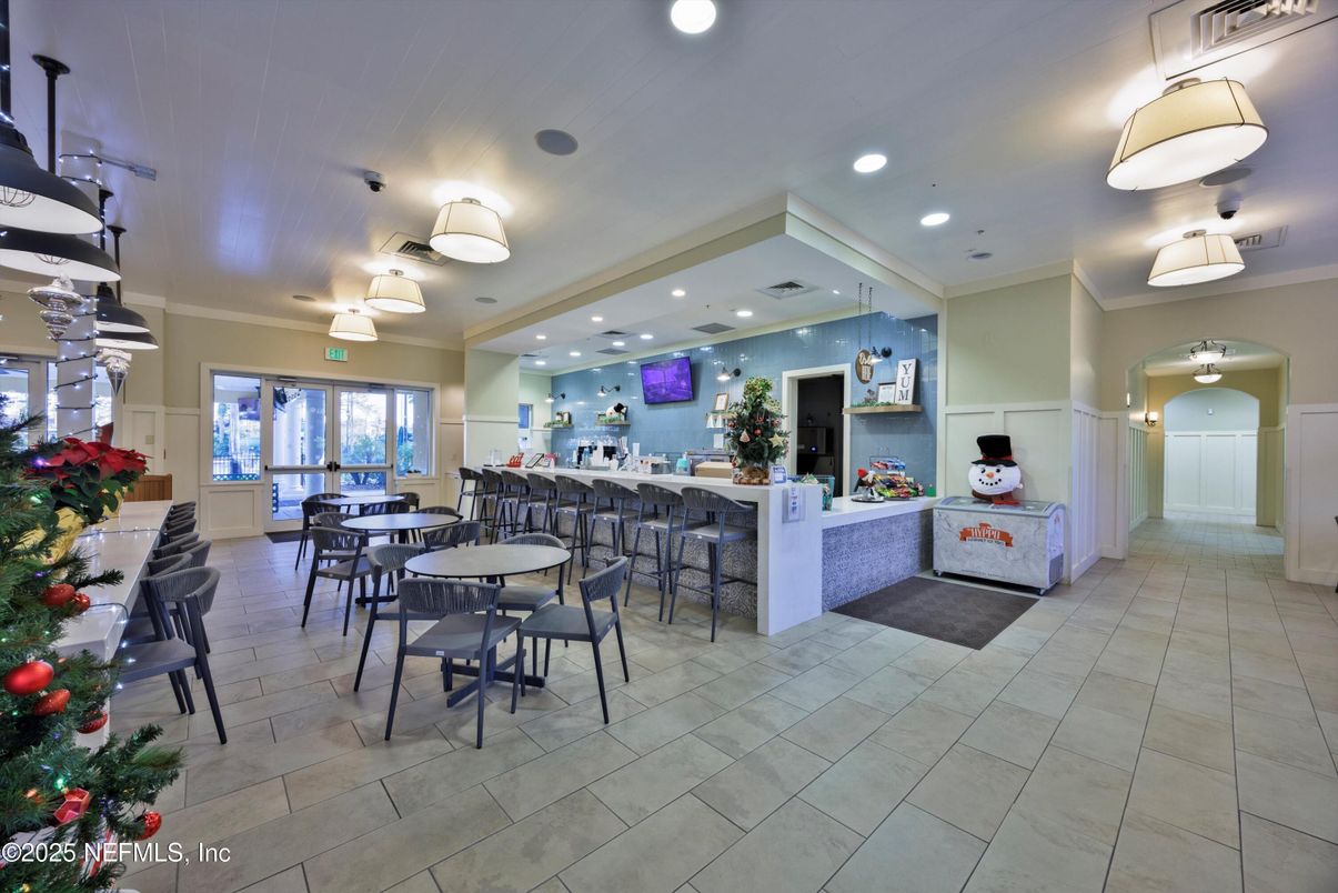 Dining room, Interior, Recessed Lighting