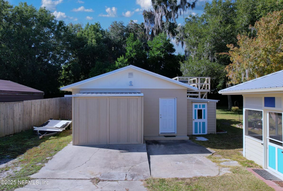 Detached Garage, Exterior