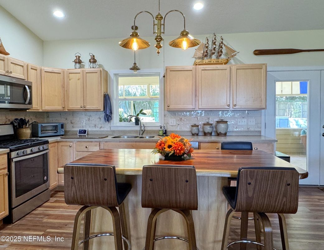 Interior, Kitchen, Pendant Lights, Recessed Lighting, Wood Texture Flooring