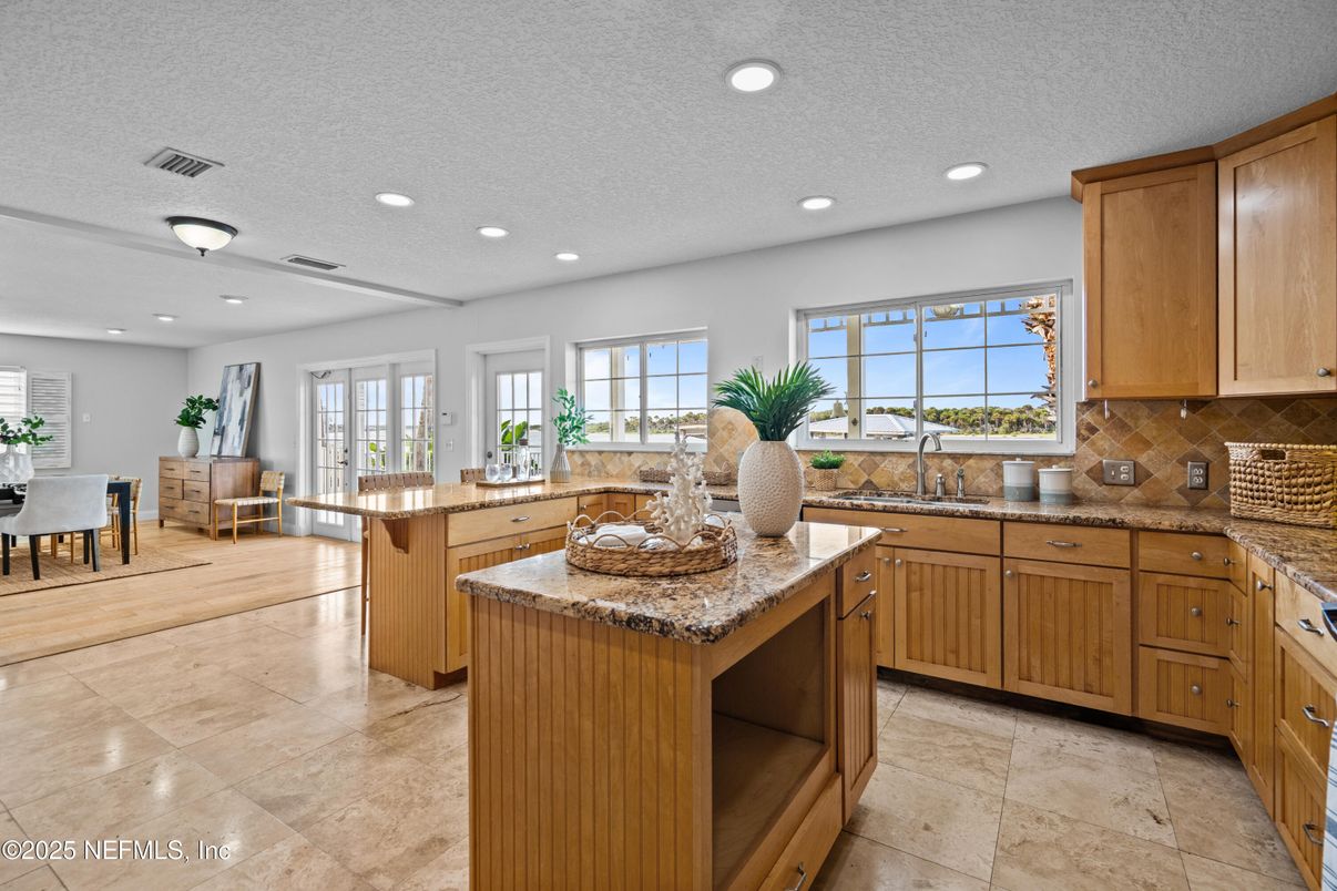 Dining room, Interior, Kitchen, Recessed Lighting